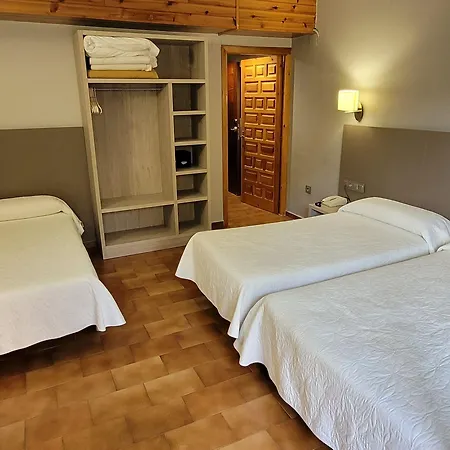 מלון Meson De L'ainsa 3*