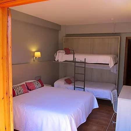 Meson De L'ainsa 3* אינסה