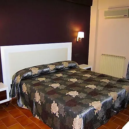 Meson De L'ainsa מלון 3*