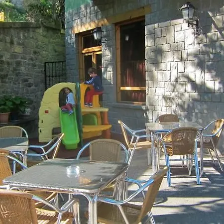 Meson De L'ainsa Аинса-Собрарбе