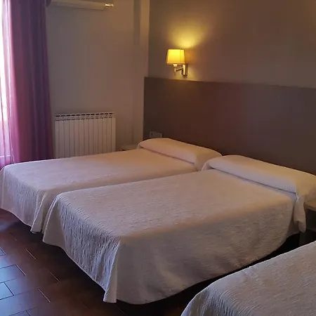 Meson De L'ainsa 3* אינסה