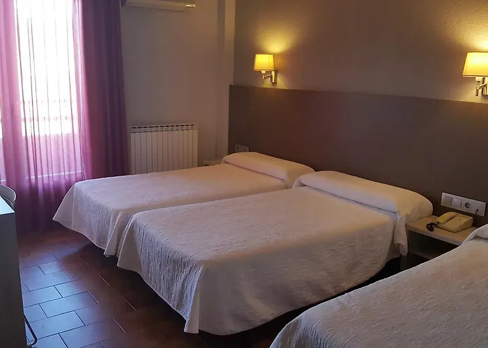 Meson De L'ainsa 3* אינסה